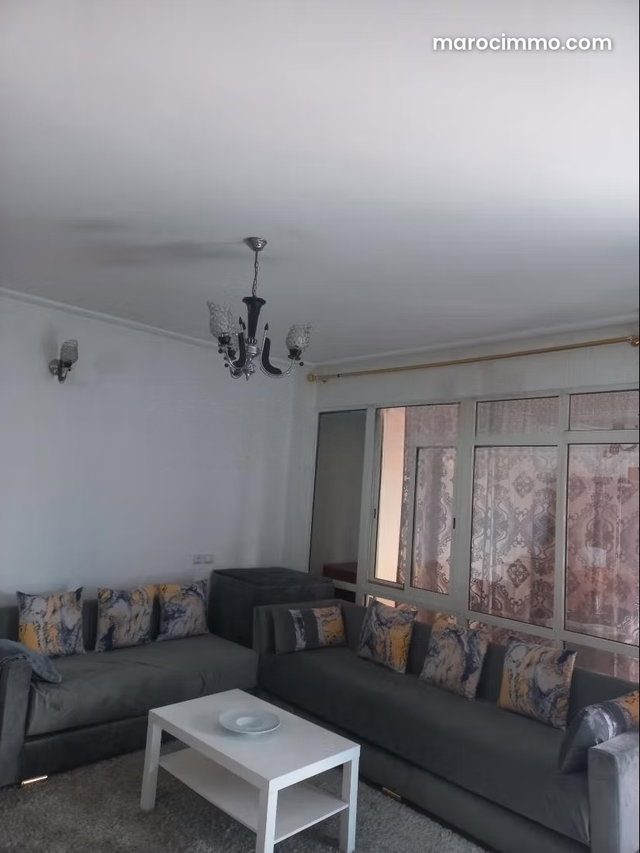 Location d'un appartement à Cente. 1 Pièce. TV — 2