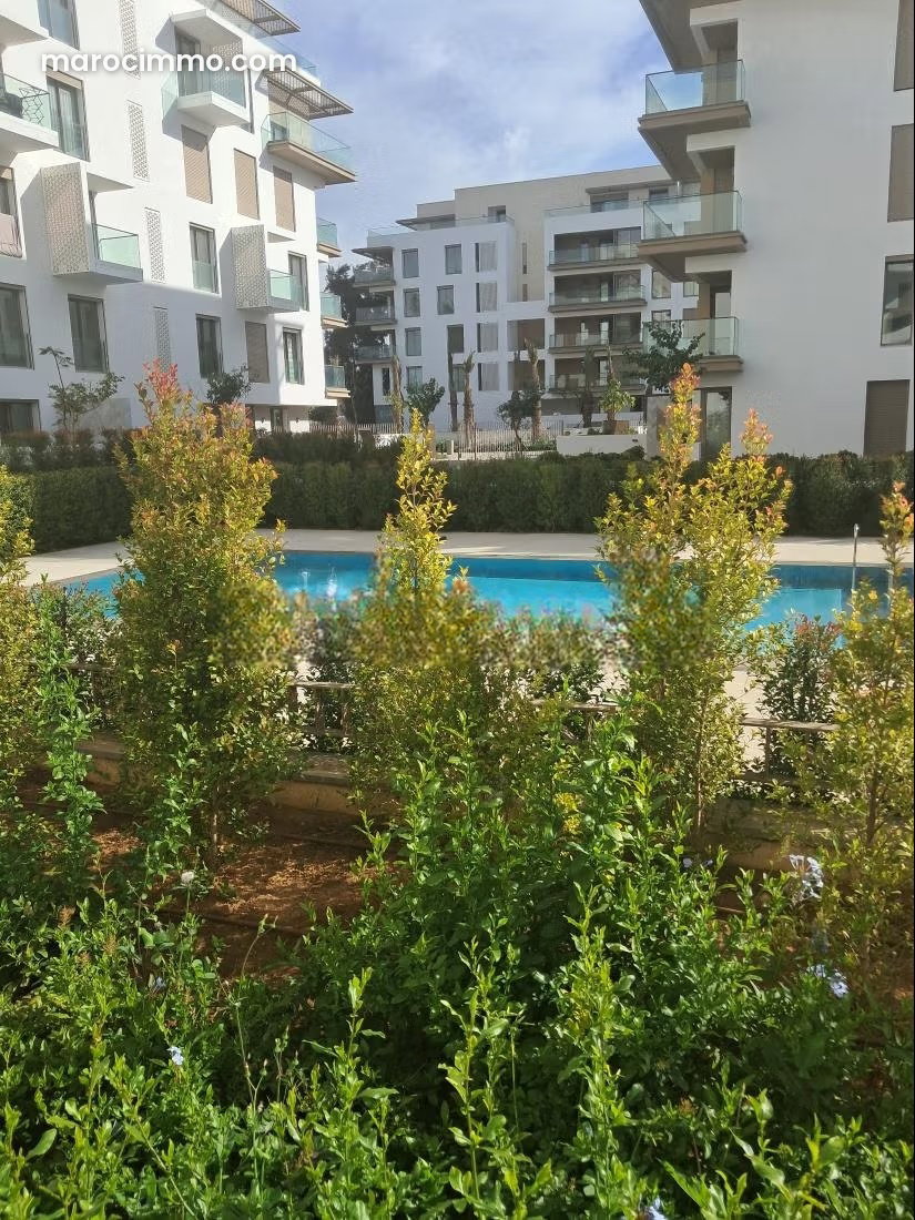 Bright apartment in Souissi, Rabat, with terrace and garage — Rabat