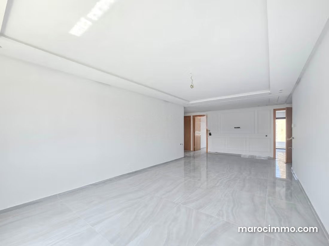 3-Bedroom Apartment, Oasis, Casablanca, Garden and Terrace — Casablanca