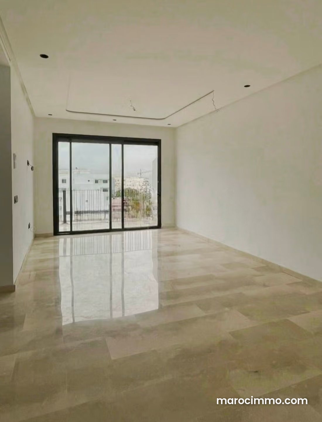 92 m² Top-Floor Apartment in Quartier des Hôpitaux, Casablanca — Casablanca