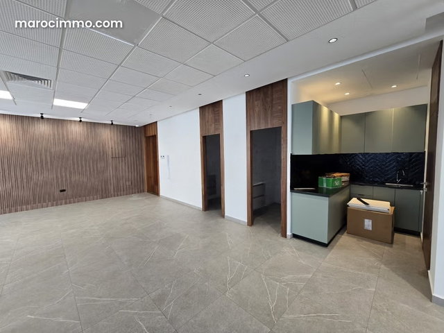 Bureau en face Hôtel Onomo 248 m² à louer — 5