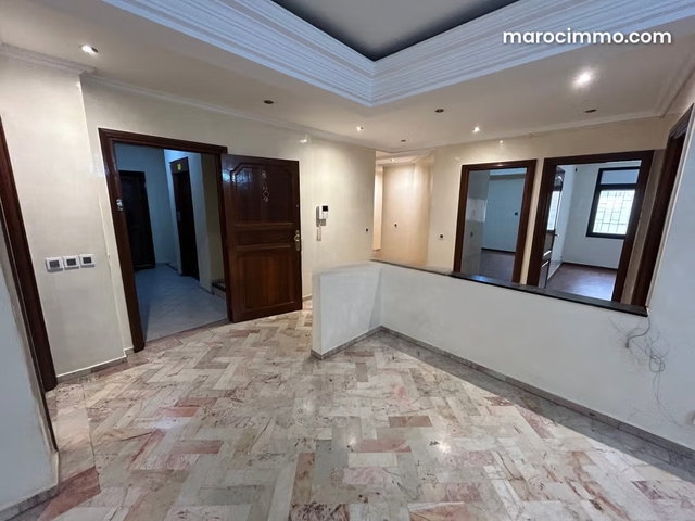 Joli appartement à vendre aux Hôpitaux — 3
