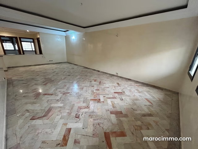 Joli appartement à vendre aux Hôpitaux — 2
