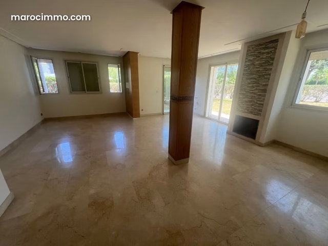 Appartement en location à Ville Verte. Surface de 160 m². Porte sécurisée et chauffage central — 2