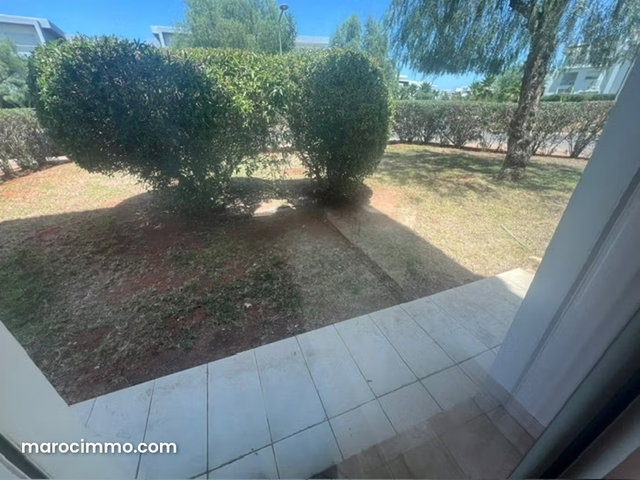 Appartement en location à Ville Verte. Surface de 160 m². Porte sécurisée et chauffage central — 3