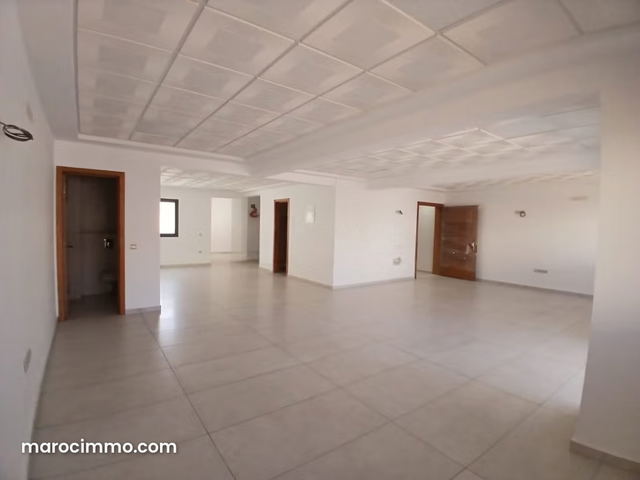 Plateau bureau a louer a hay mohammadi agadir — Agadir