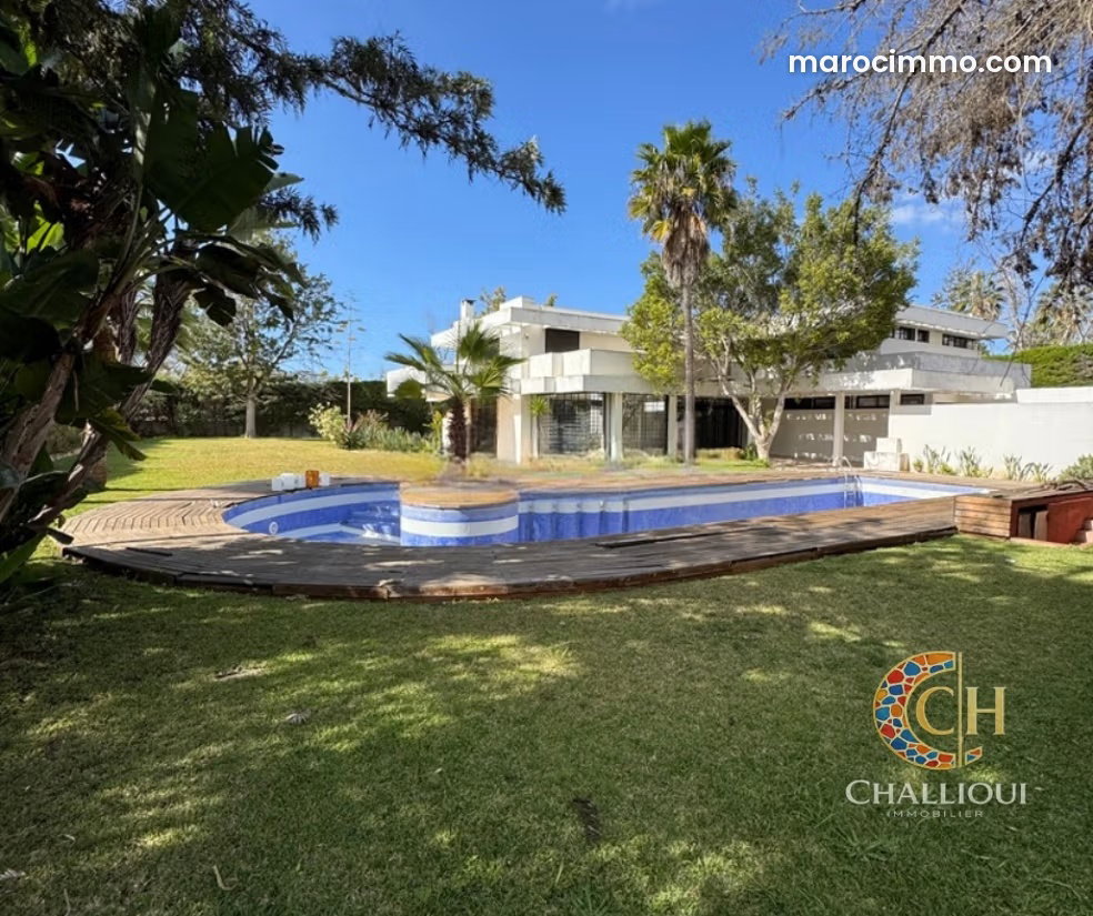 870 m² Villa with 2,347 m² Grounds in Souissi, Rabat — Rabat