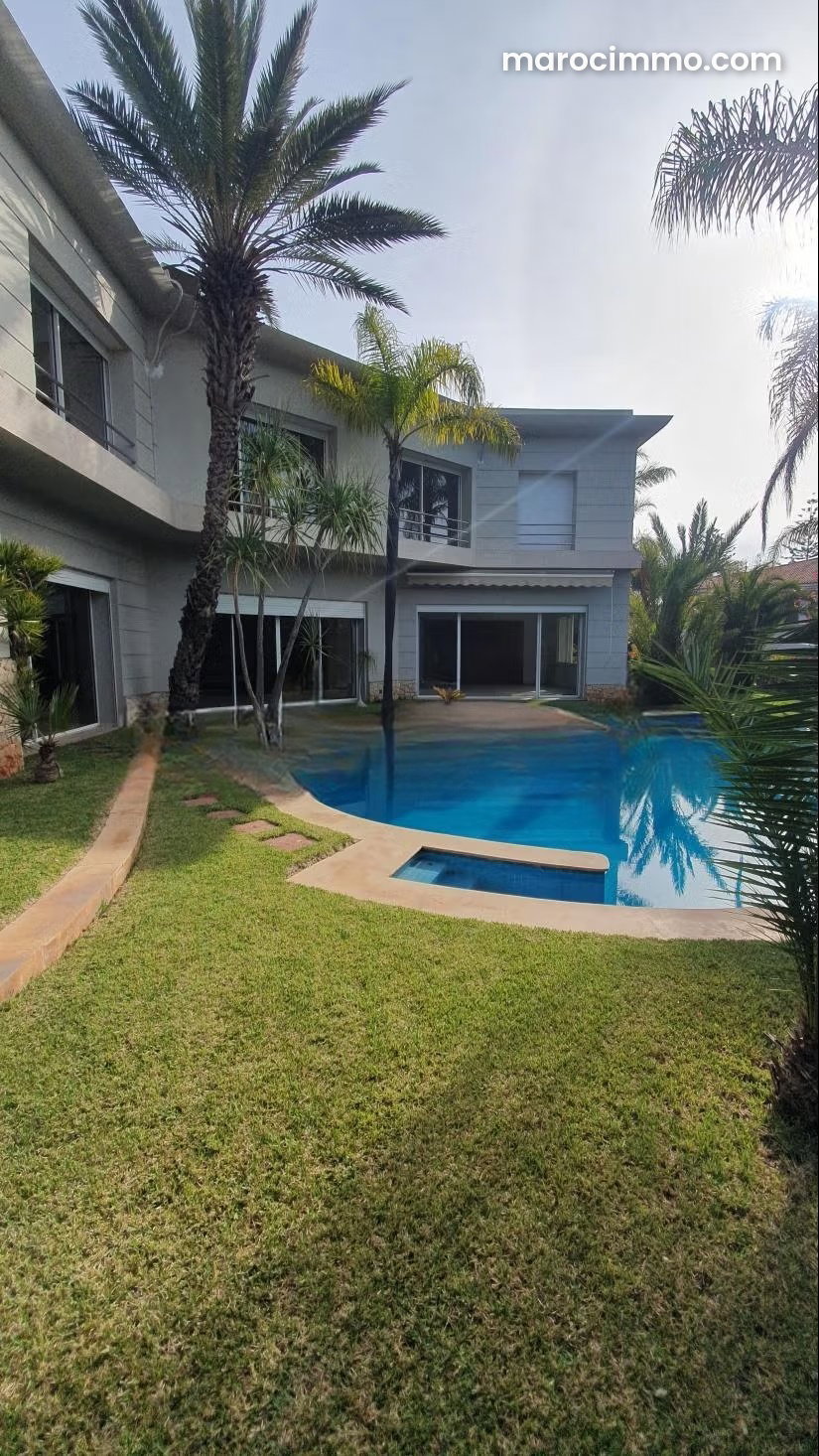 Villa 1000 m² avec piscine et jardin, Anfa, Casablanca — Casablanca