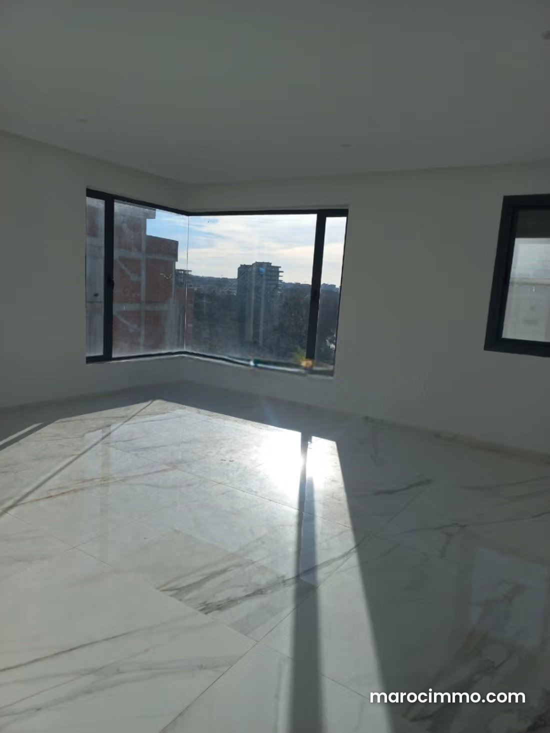 88 m² Apartment with Mountain Views in Malabata, Tangier — Tangier
