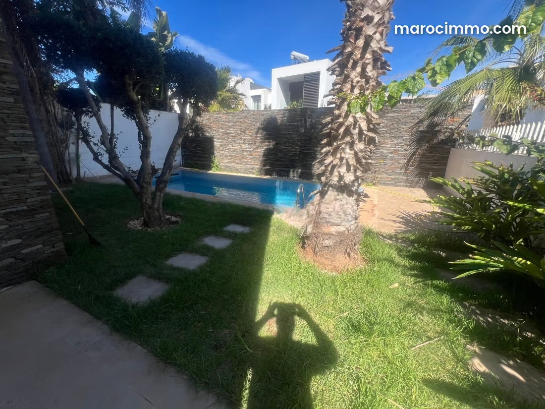350 m² Villa Facing the Ocean, Aïn Diab, Casablanca — Casablanca