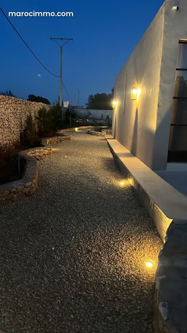 Villa neuve avec piscine — 3