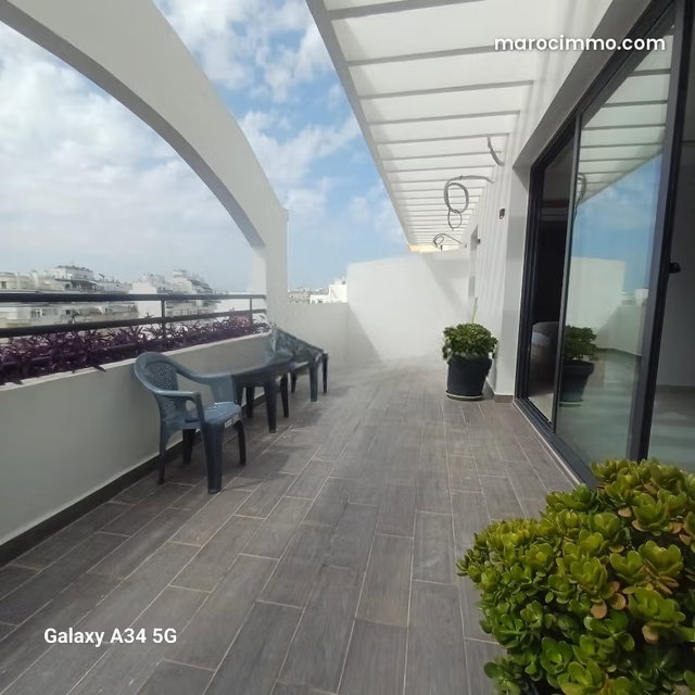 Superbe appartement à louer à De La Plage. 3 grandes pièces. Système de parabole et résidence sécurisée — 3