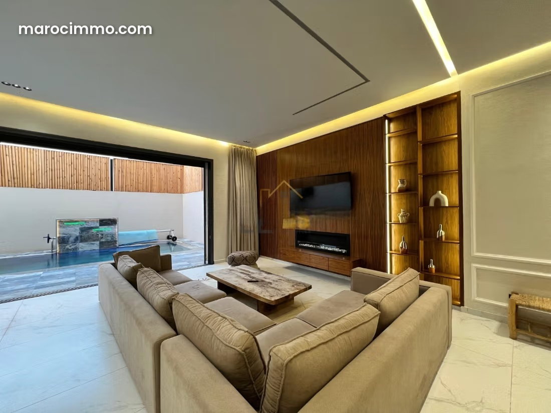 Furnished 300 sqm Villa with Swimming Pool on Mohammed VI Avenue, Marrakech — Marrakesh