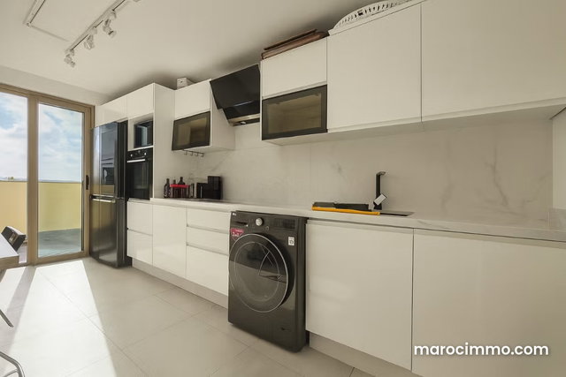 Upper Floor & Panoramic View over CFC – Exceptional Apartment — 4