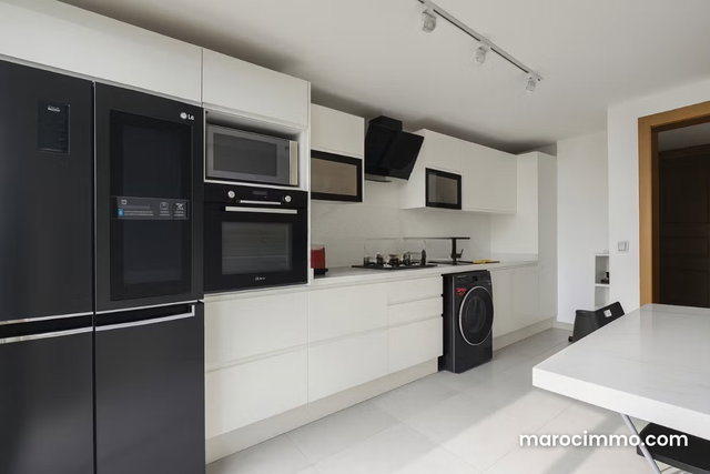 Upper Floor & Panoramic View over CFC – Exceptional Apartment — 5