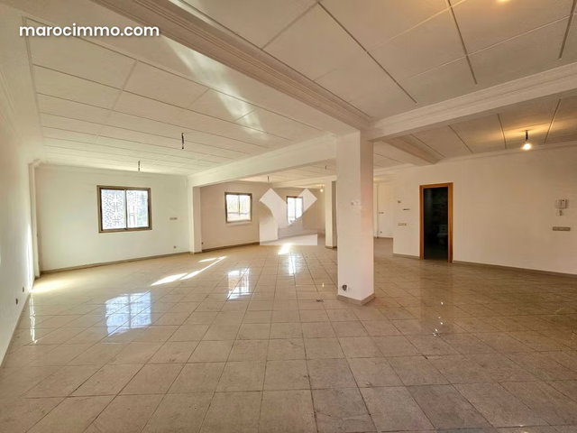 Bureau à Vendre de 152.0 m² à Marrakech, Portes De Marrakech Addoha — 2