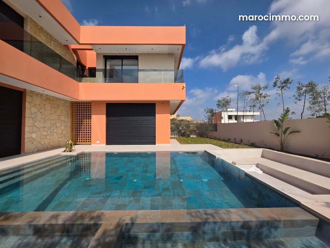 660 m² Villa with Heated Pool and Private Cinema, Agdal, Marrakech — Marrakesh