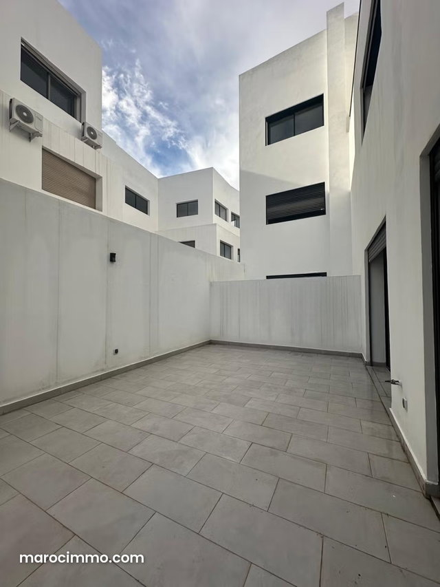 Studio avec terrasse à Vendre — 3