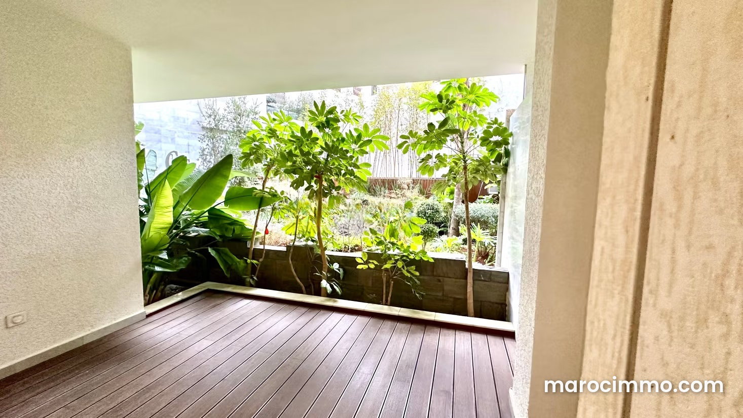 185 sqm Apartment, 3 Bedrooms, Terrace and Garden in Racine, Casablanca — Casablanca