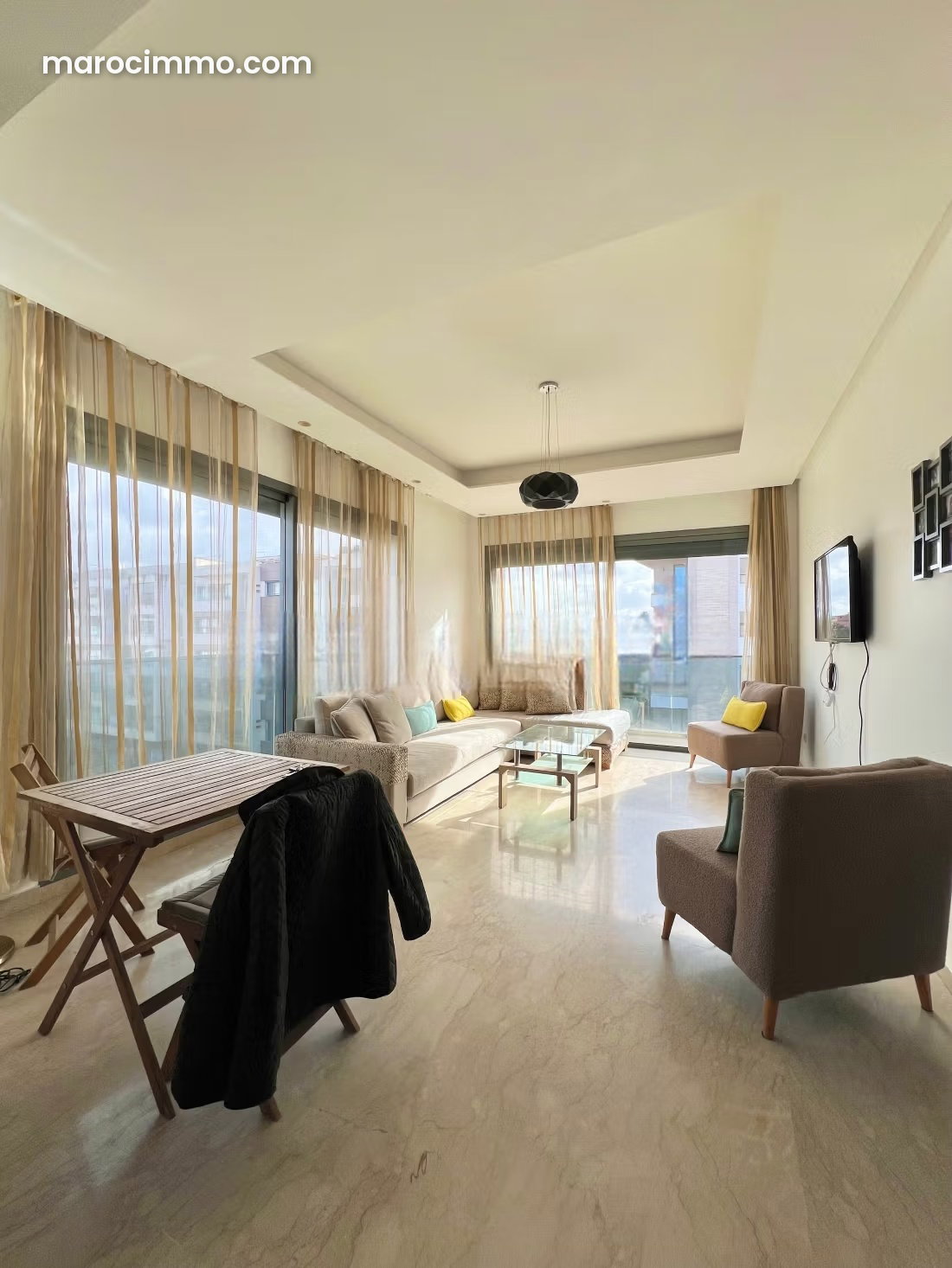 Furnished apartment with terrace for rent in Oasis, Casablanca — Casablanca