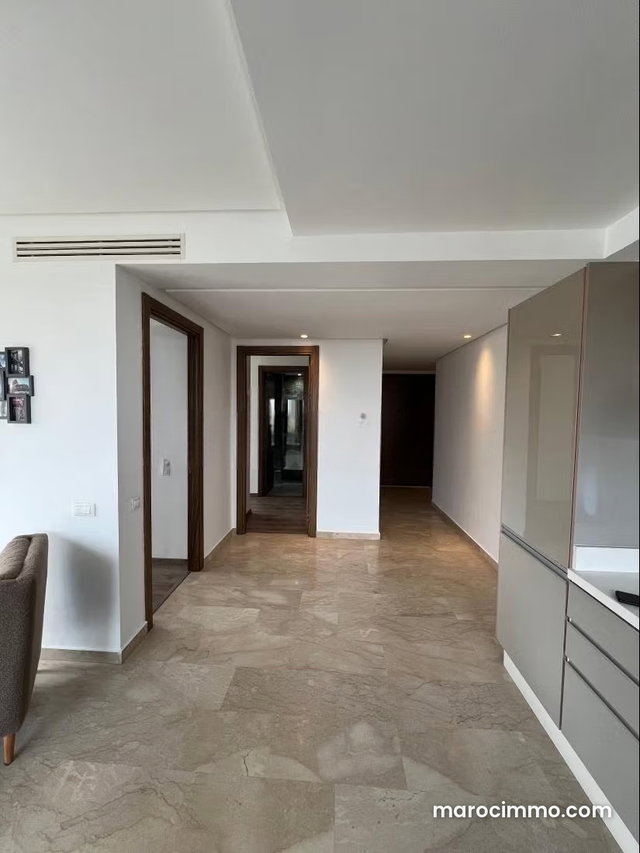 À LOUER: Appartement Deux Chambres à Oasis meublé — 3