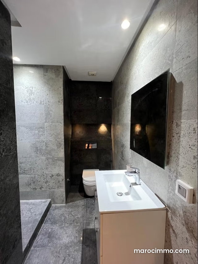 À LOUER: Appartement Deux Chambres à Oasis meublé — 2