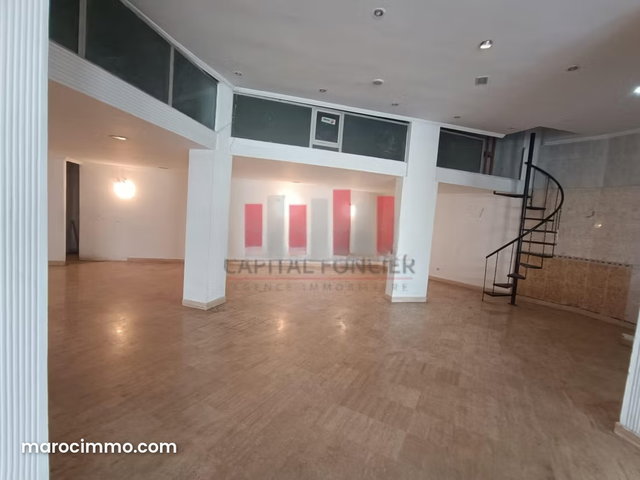 Local commercial de 251m2 à la location avec une excellente visibilité Bd Roudani — 3