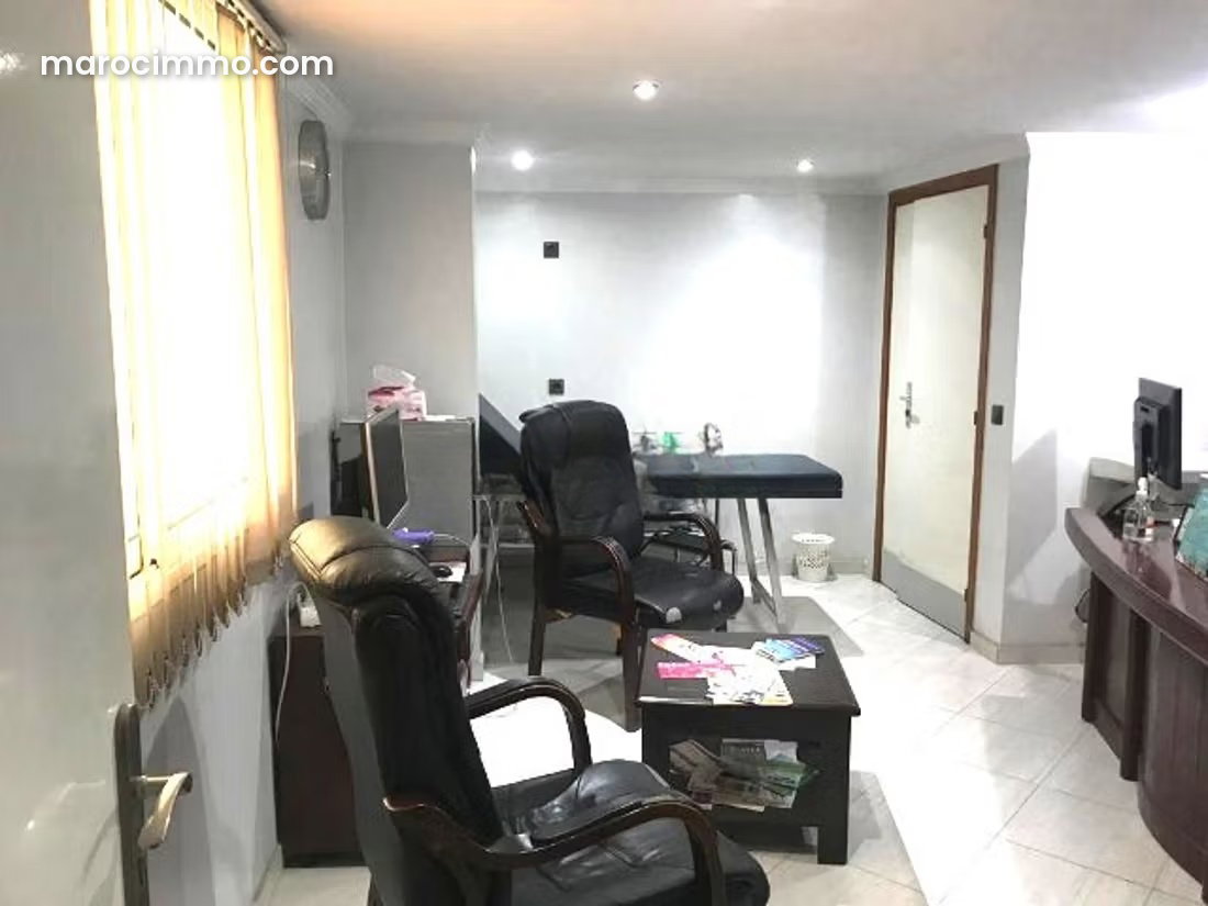 210 sqm office with garage for rent in Ben Saleh, Marrakech — Marrakesh