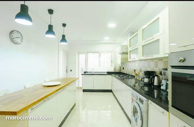Appartement à Louer de 150.0 m² à Casablanca, Bourgogne Anfa — 2