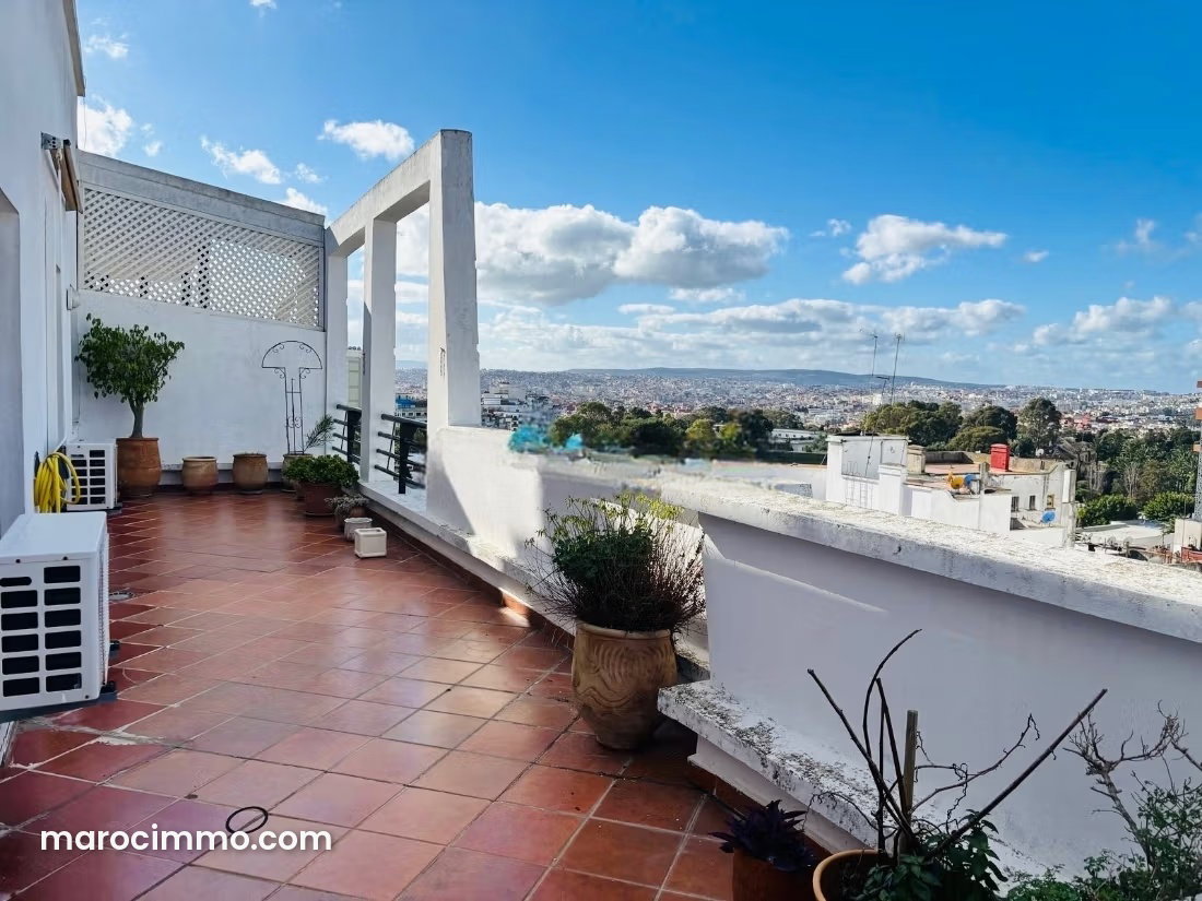 188 m² Apartment with South-Facing Terrace in Iberia, Tangier — Tangier