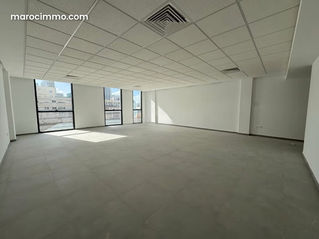New Office for Sale 1631 M² Available Immediately — 2