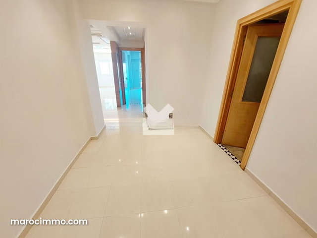 Appartement à Vendre de 127.0 m² à Casablanca, Derb Ghalef — 4