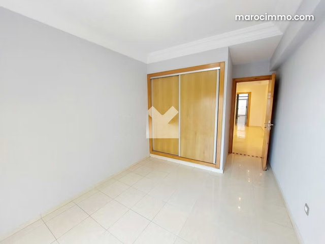 Appartement à Vendre de 127.0 m² à Casablanca, Derb Ghalef — 3