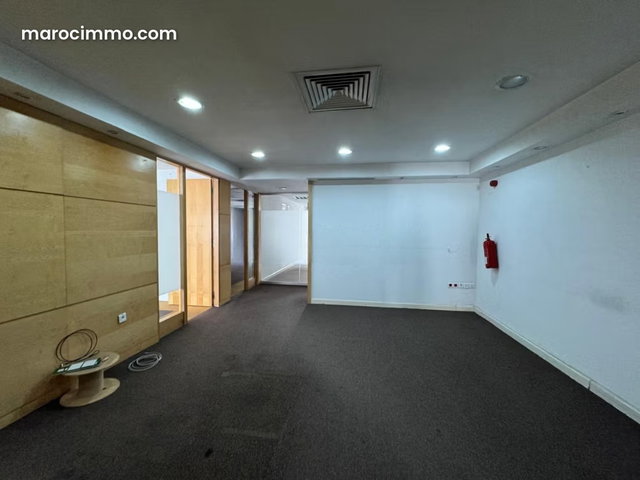 Bureau Prime 359 M² En Location Sur Gauthier — 2
