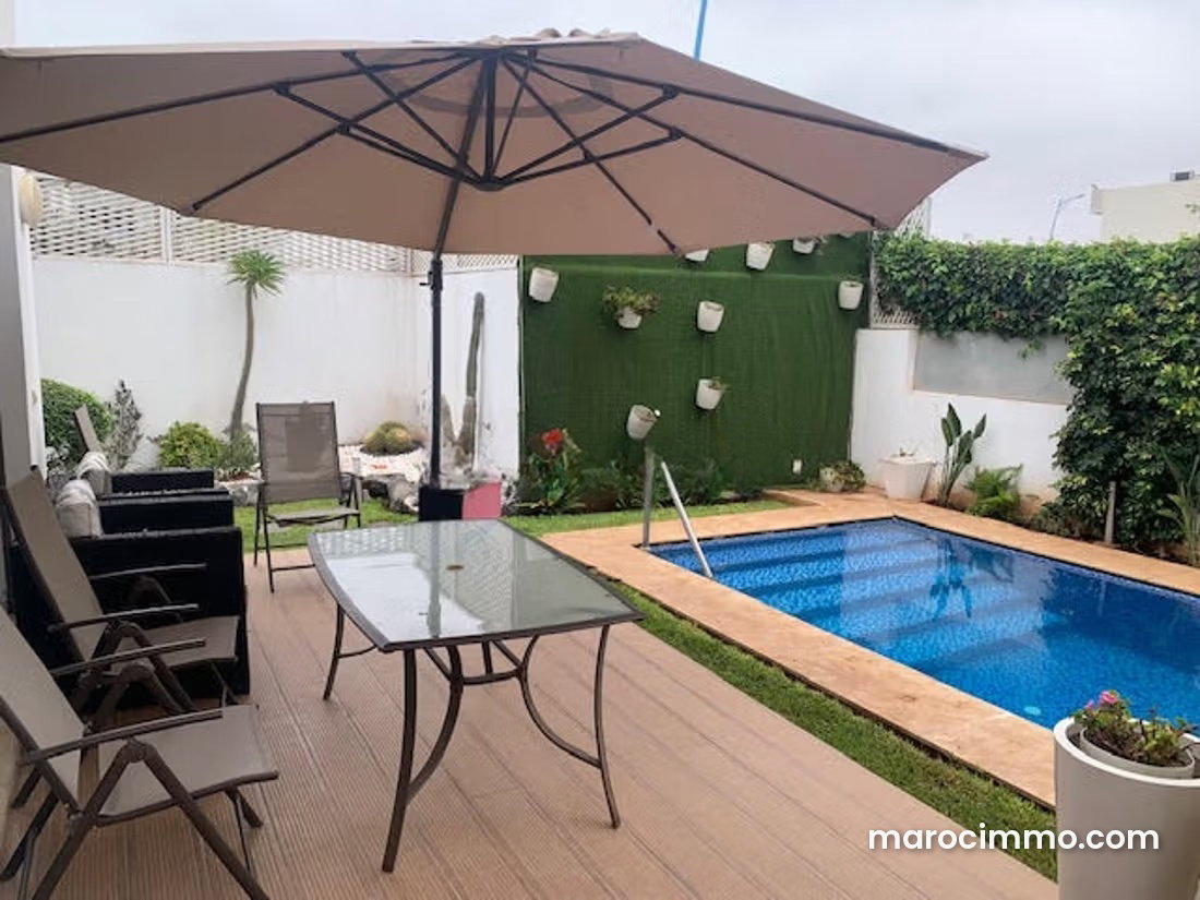Villa 490 m² avec piscine et ascenseur, Dar Bouazza — Dar Bouazza