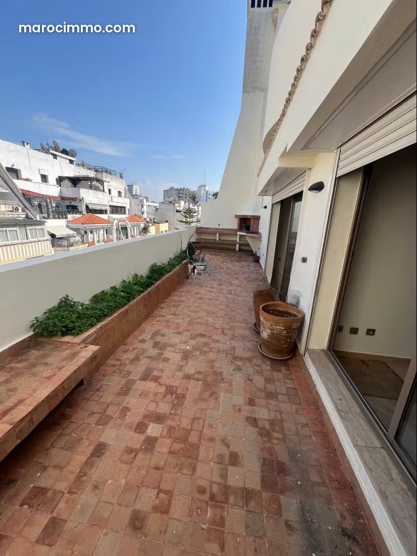 350 m² Apartment, Top Floor with Terrace, Racine, Casablanca — Casablanca