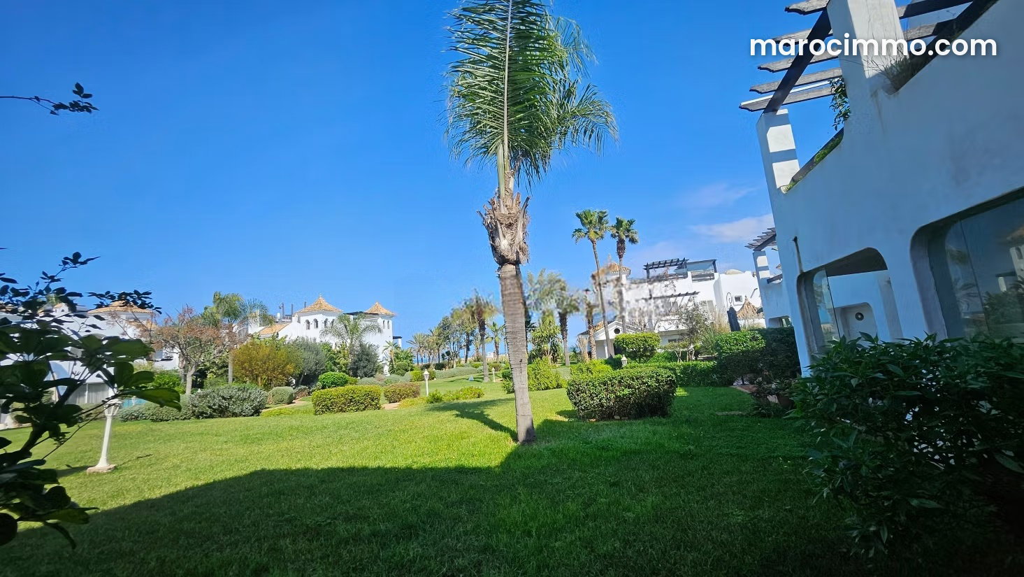 Villa 244 m² avec piscine, Dar Bouazza, accès direct promenade — Dar Bouazza