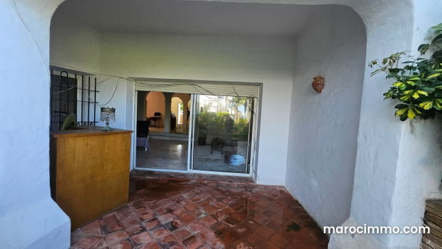 Villa de haut standing à vendre à Dar Bouazza. 6 pièces confortables. Climatisation et piscine — 3