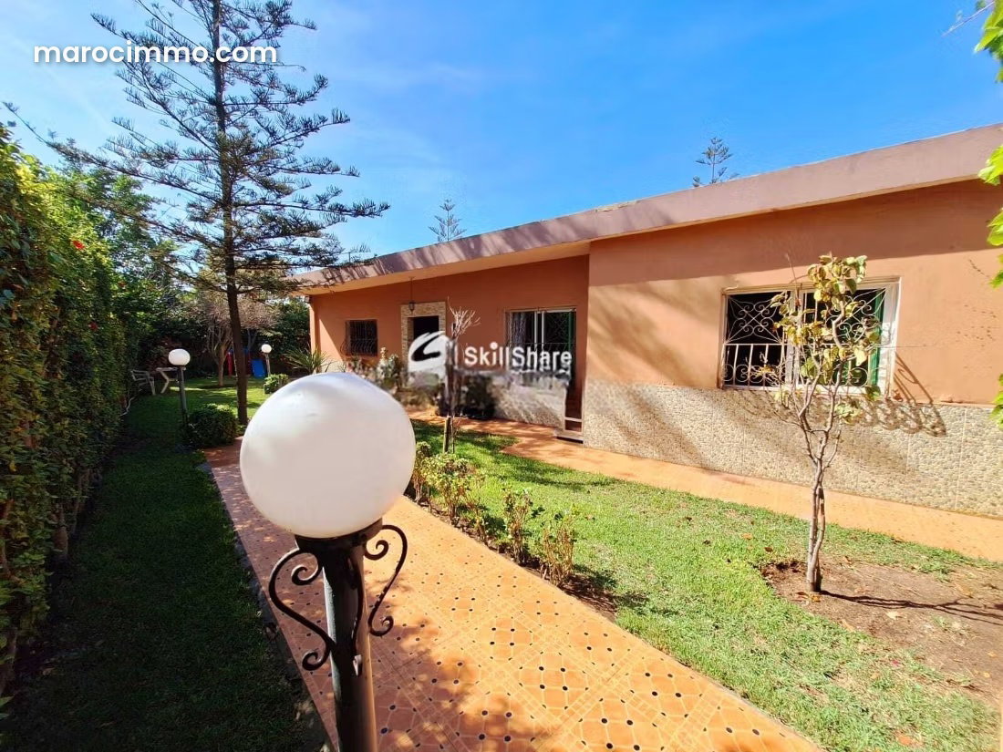 625 m² Single-Story Villa with Garden in Nouaceur — Nouaceur