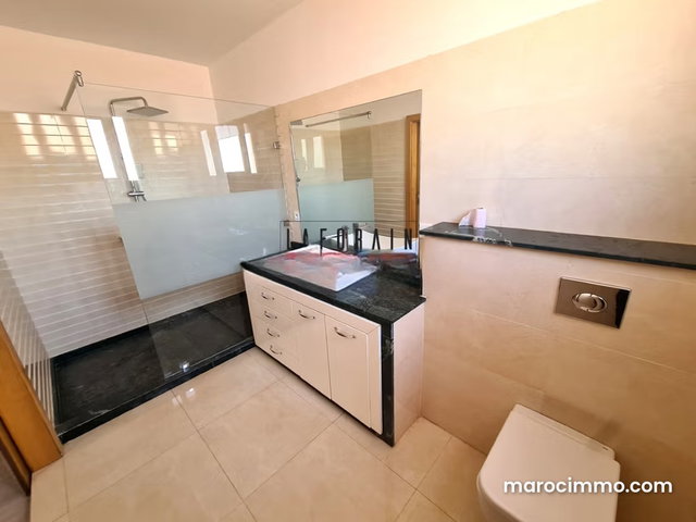 Appartement Lumineux de 280m² — 4