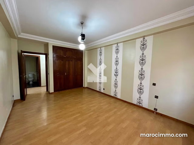 Appartement à Vendre de 260.0 m² à Casablanca, Bourgogne Sidi Belyout — 4