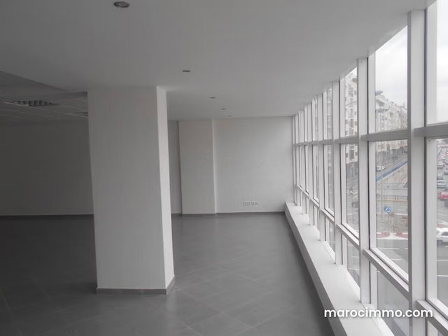 Plateaux de Bureaux à Louer de 75m² à 159m² — 2