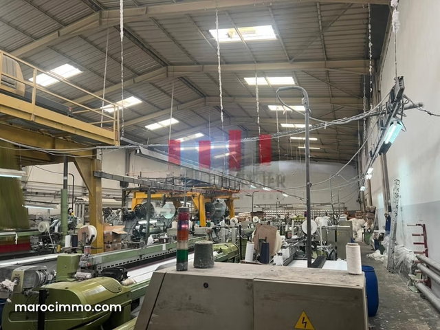 Usine industrielle aux normes internationales de 3.720 m dans la zone industrielle de Ain sebaa la location — 2