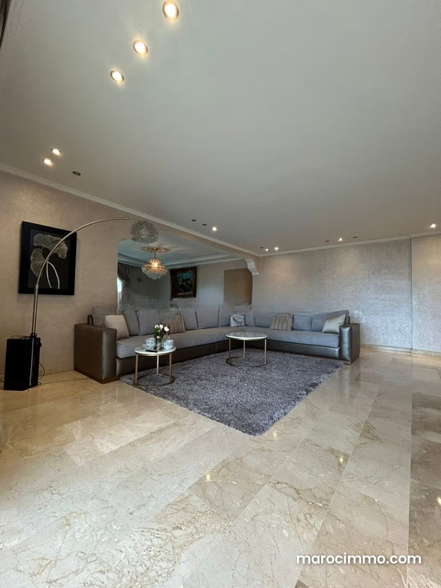 Louez cet appartement à De La Plage. Surface totale 180 m². Bien meublé — 5