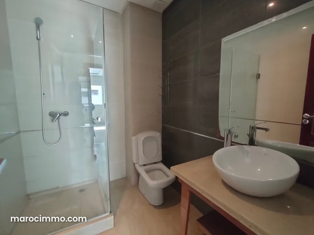 T4 vide de 120 m² – 3 chambres — 4