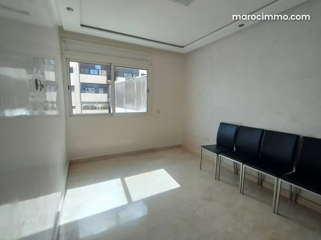 T4 vide de 120 m² – 3 chambres — 5