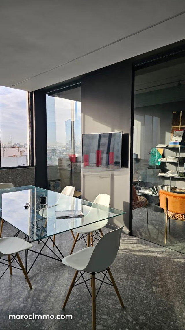 Petit Bijou. Splendide bureau aménagé meublé de 85m2 à la location — 3