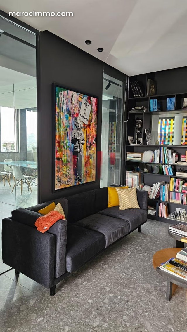 Petit Bijou. Splendide bureau aménagé meublé de 85m2 à la location — 2
