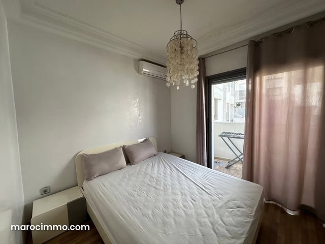 Louez cet appartement à Bourgogne Ouest. 2 grandes pièces. Meublé — 4