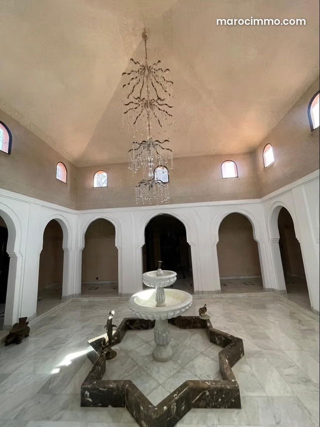 Somptueuse villa à vendre meublée sur la Route de Fez — Marrakech